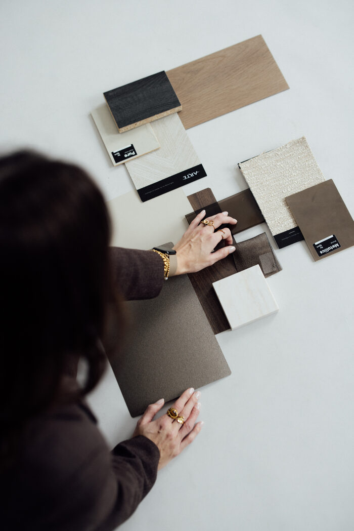 Bente stelt materiaalstalen samen